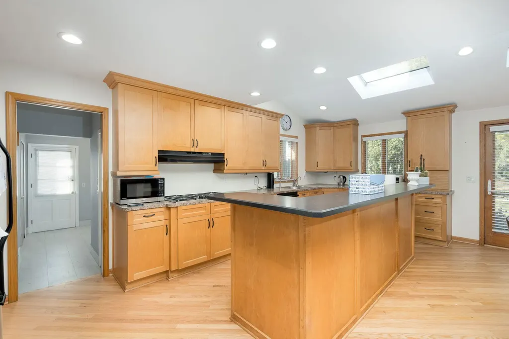 16940 Jeanette Street Southfield City MI 48075