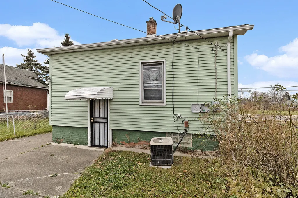 4618 Alter Road Detroit City MI 48215