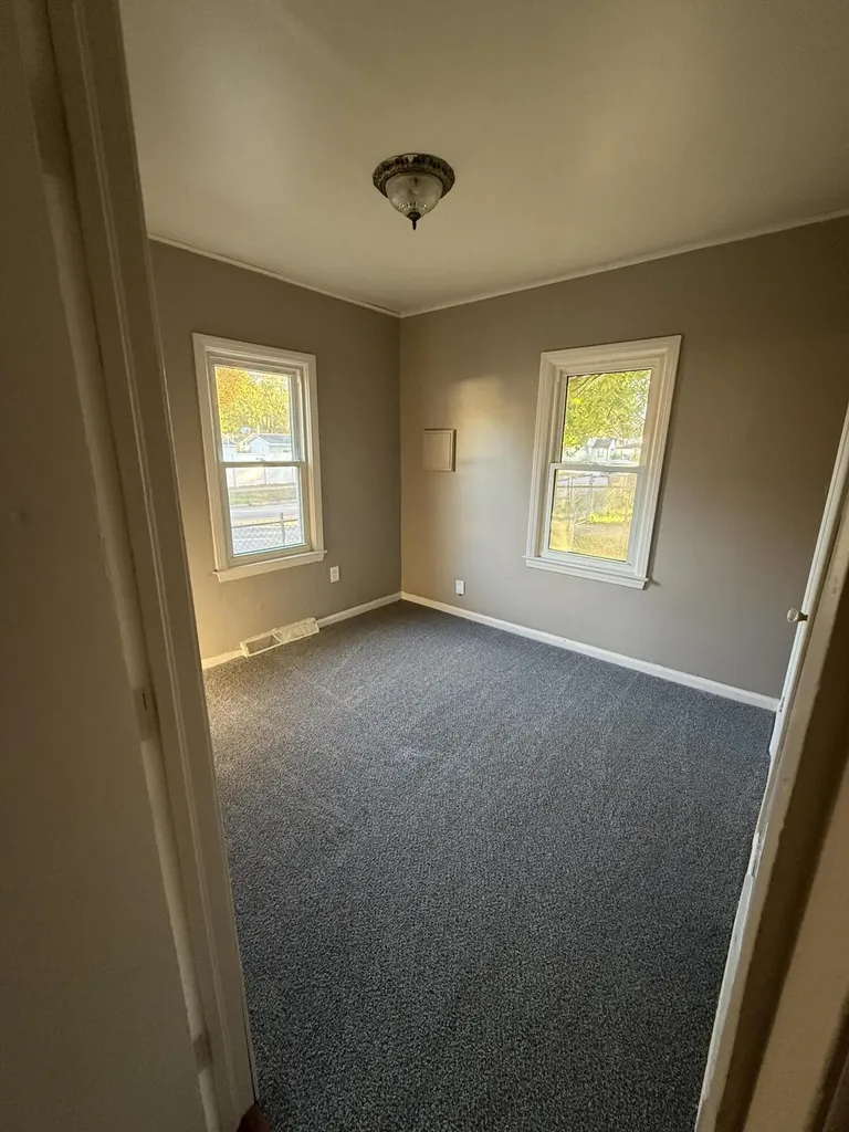 27725 Norfolk Street Livonia City MI 48152