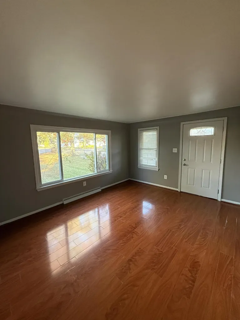 27725 Norfolk Street Livonia City MI 48152