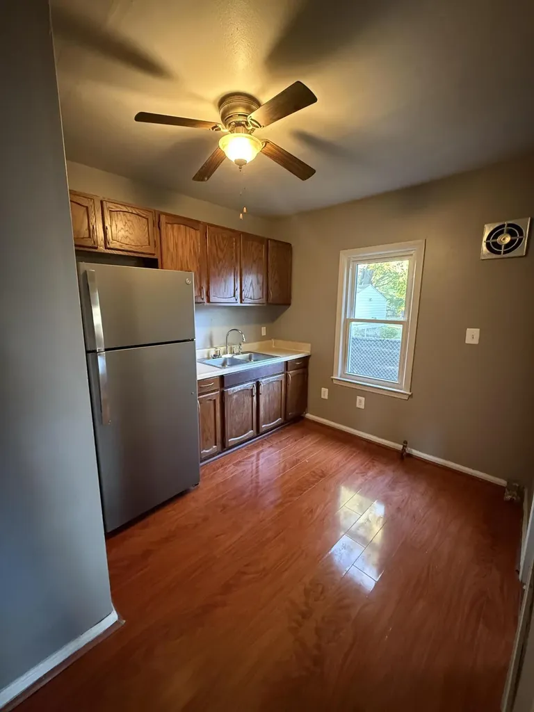 27725 Norfolk Street Livonia City MI 48152