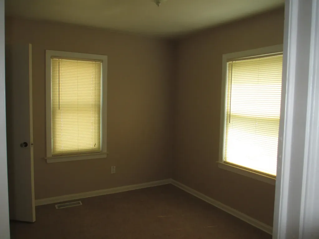 8291 Lozier Avenue Warren City MI 48089