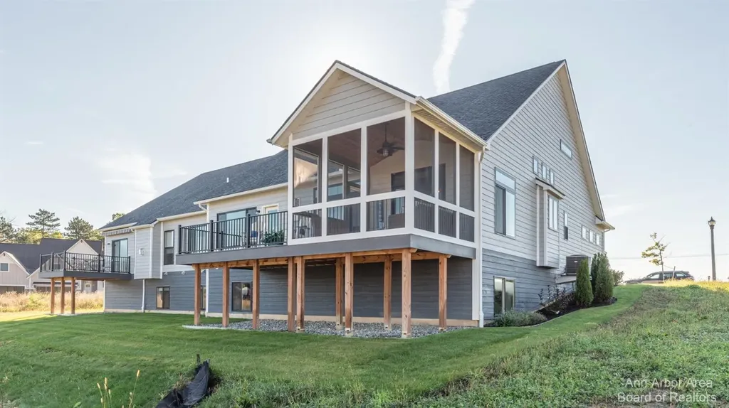 1321 Gallery Pointe Drive Pittsfield Charter Township MI 48176