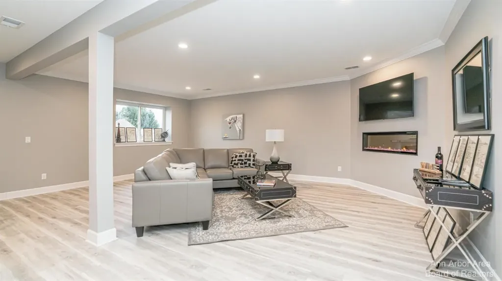 1321 Gallery Pointe Drive Pittsfield Charter Township MI 48176
