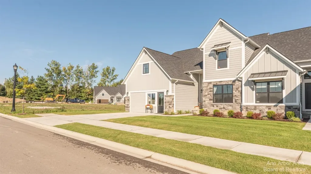 1321 Gallery Pointe Drive Pittsfield Charter Township MI 48176