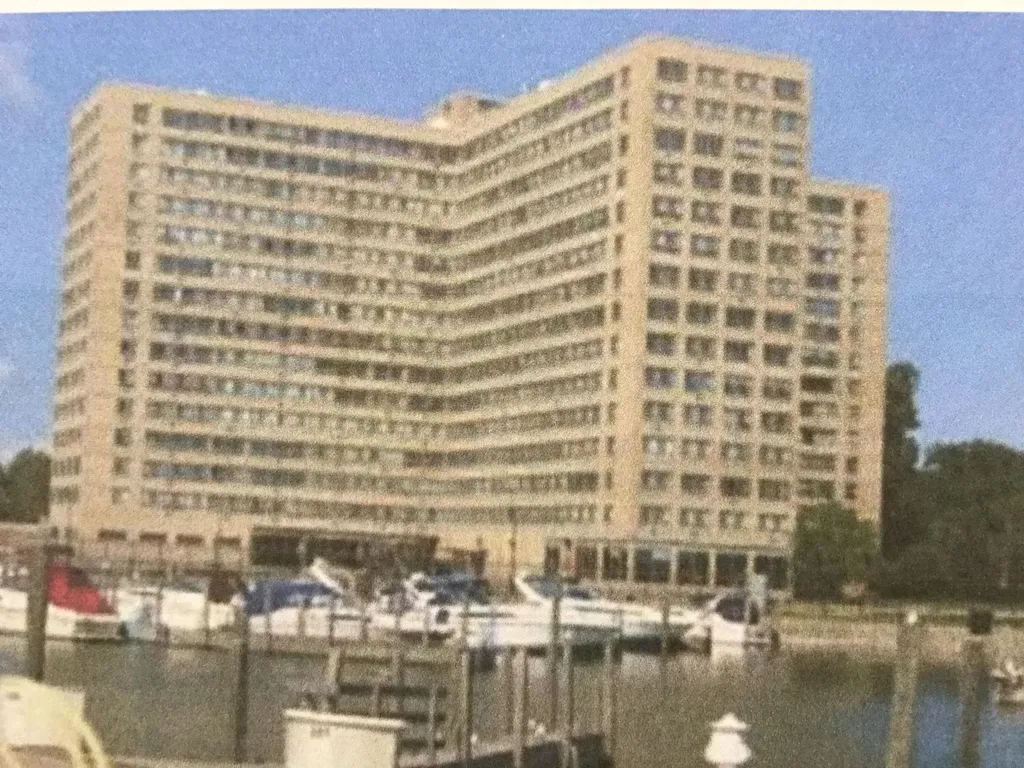 8900 E Jefferson Avenue Detroit City MI 48214