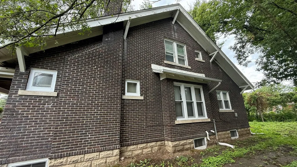 16195 Burt Road Detroit City MI 48219