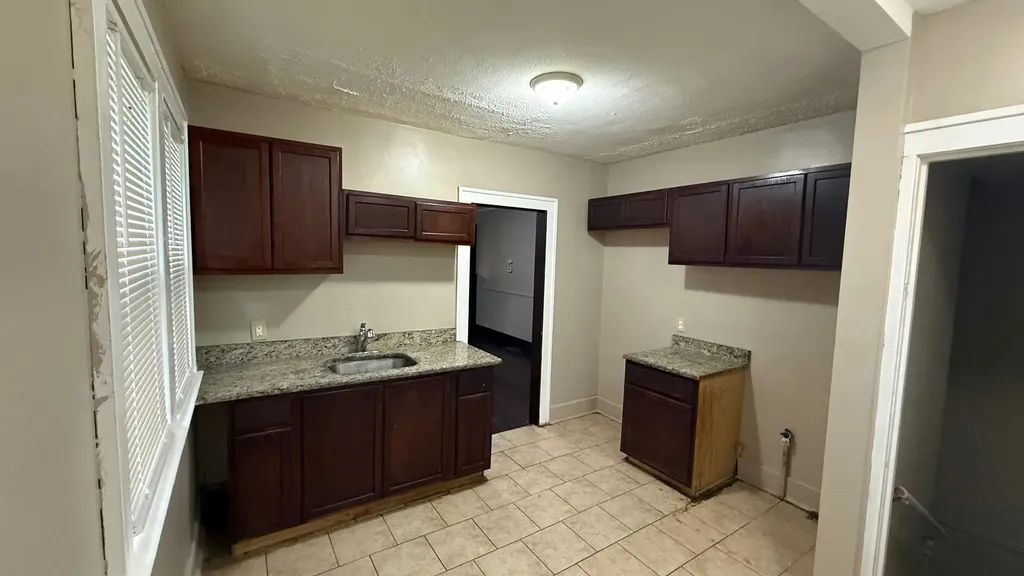 16195 Burt Road Detroit City MI 48219