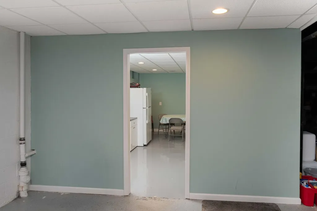 2561 Elizabeth Lake Road Waterford Charter Township MI 48328