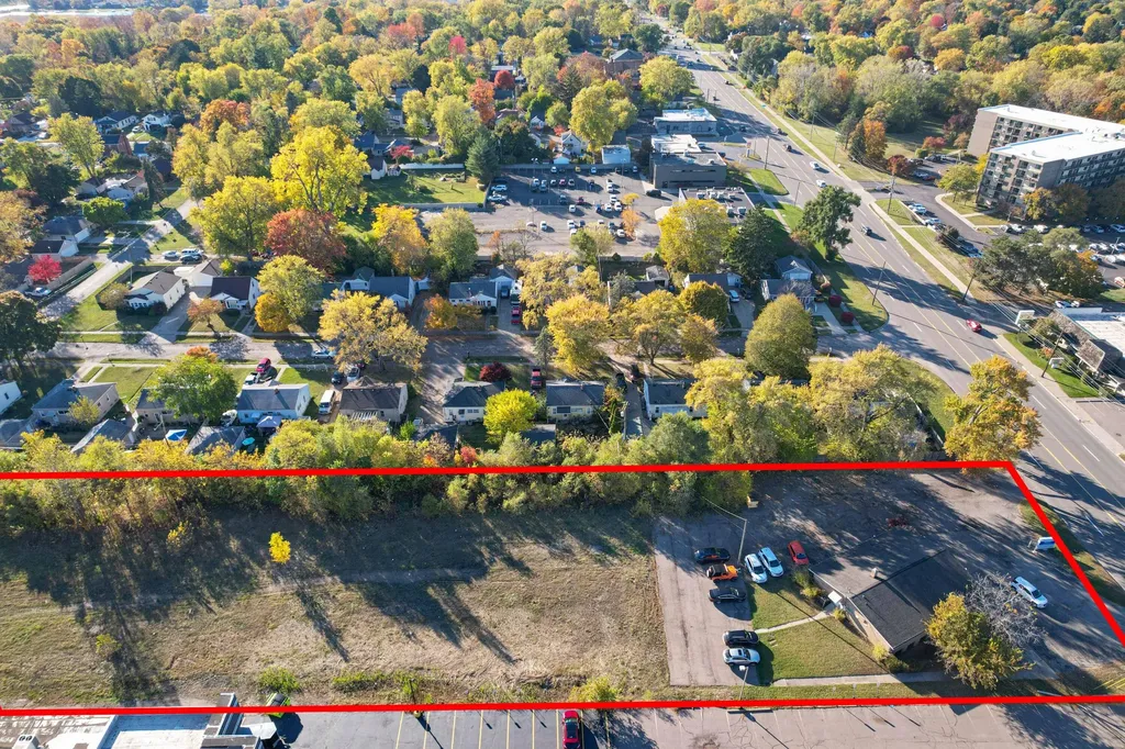 2561 Elizabeth Lake Road Waterford Charter Township MI 48328