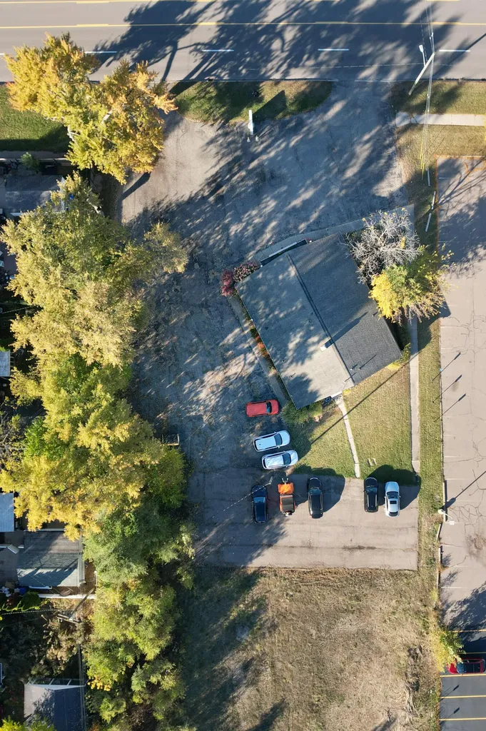 2561 Elizabeth Lake Road Waterford Charter Township MI 48328