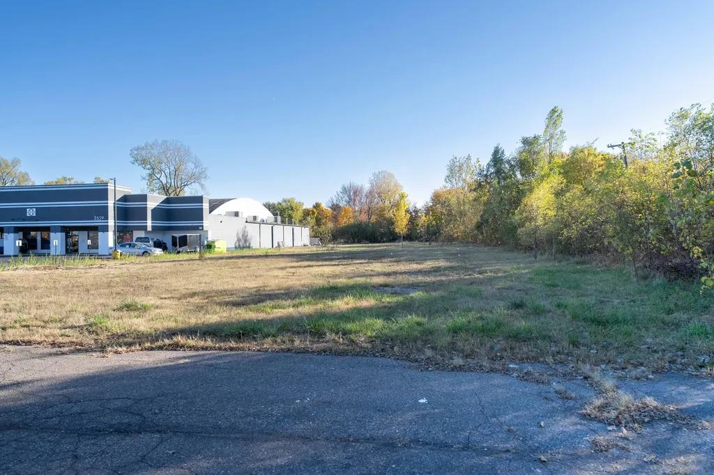2561 Elizabeth Lake Road Waterford Charter Township MI 48328