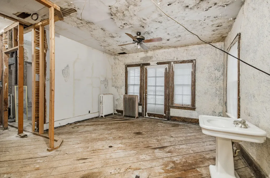 1038 Parker Street Detroit City MI 48214
