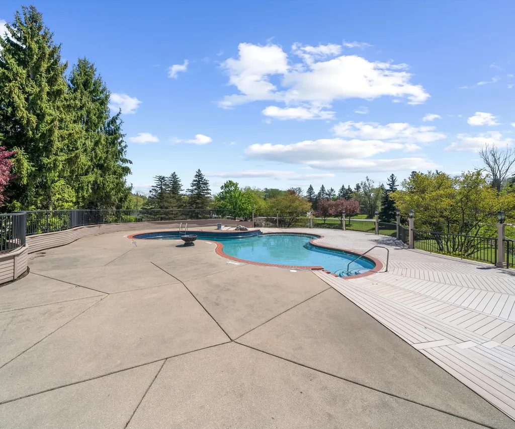 7288 Danbrooke Court West Bloomfield Charter Township MI 48322