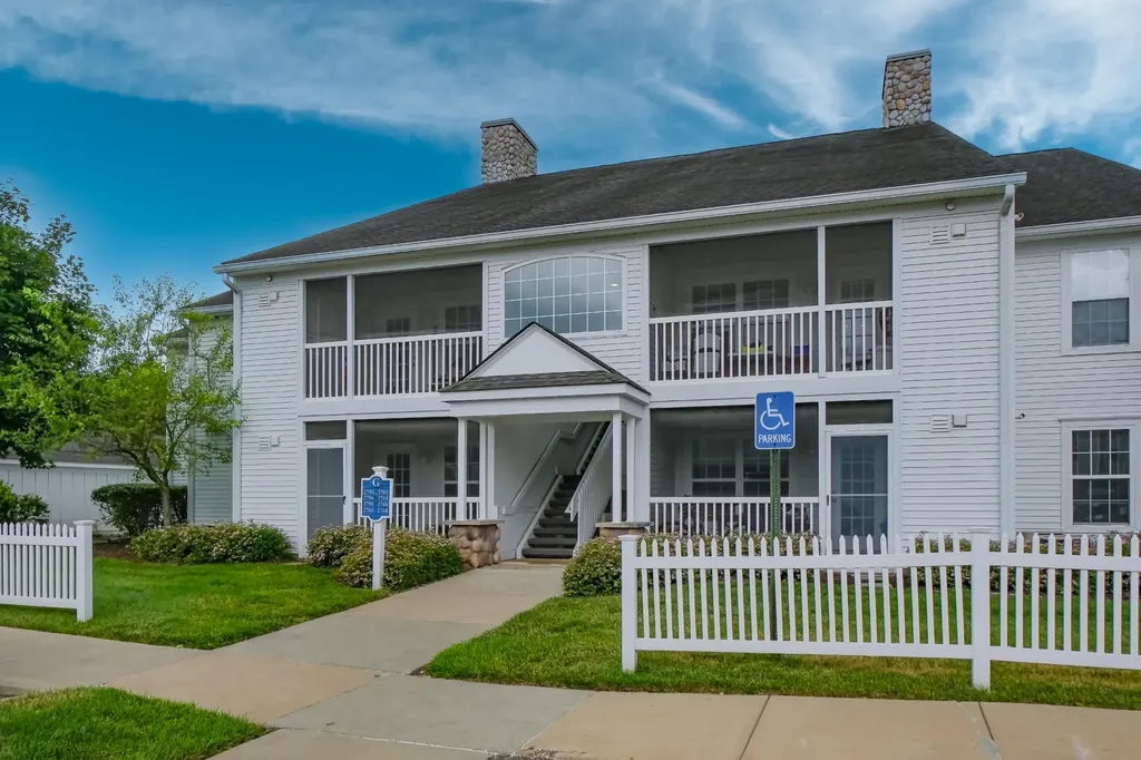 2768 S Knightsbridge Circle Ann Arbor City MI 48105