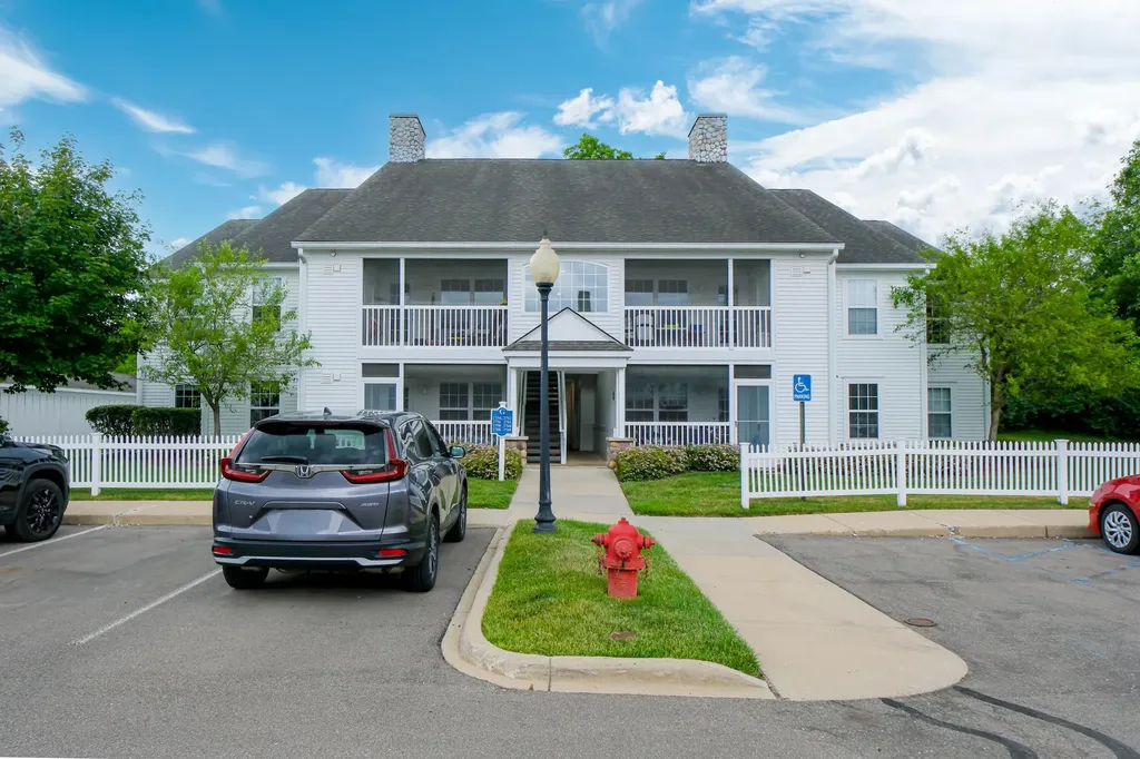 2768 S Knightsbridge Circle Ann Arbor City MI 48105