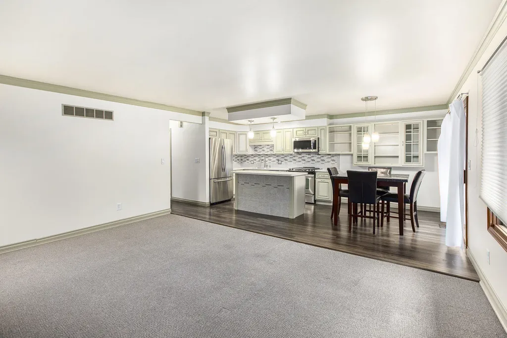 548 Park Place Saline City MI 48176