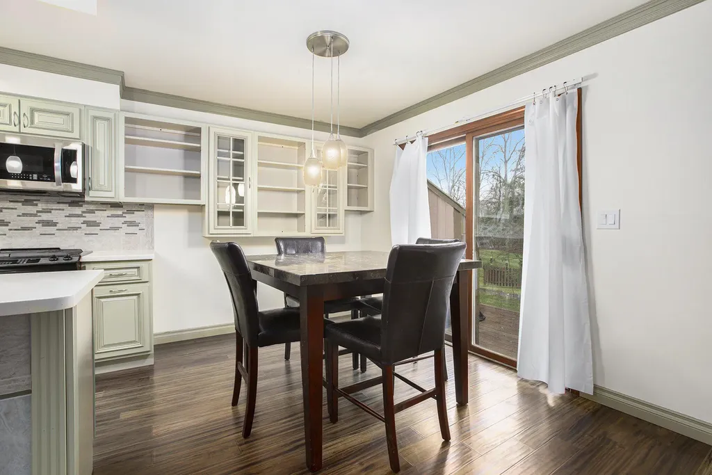 548 Park Place Saline City MI 48176