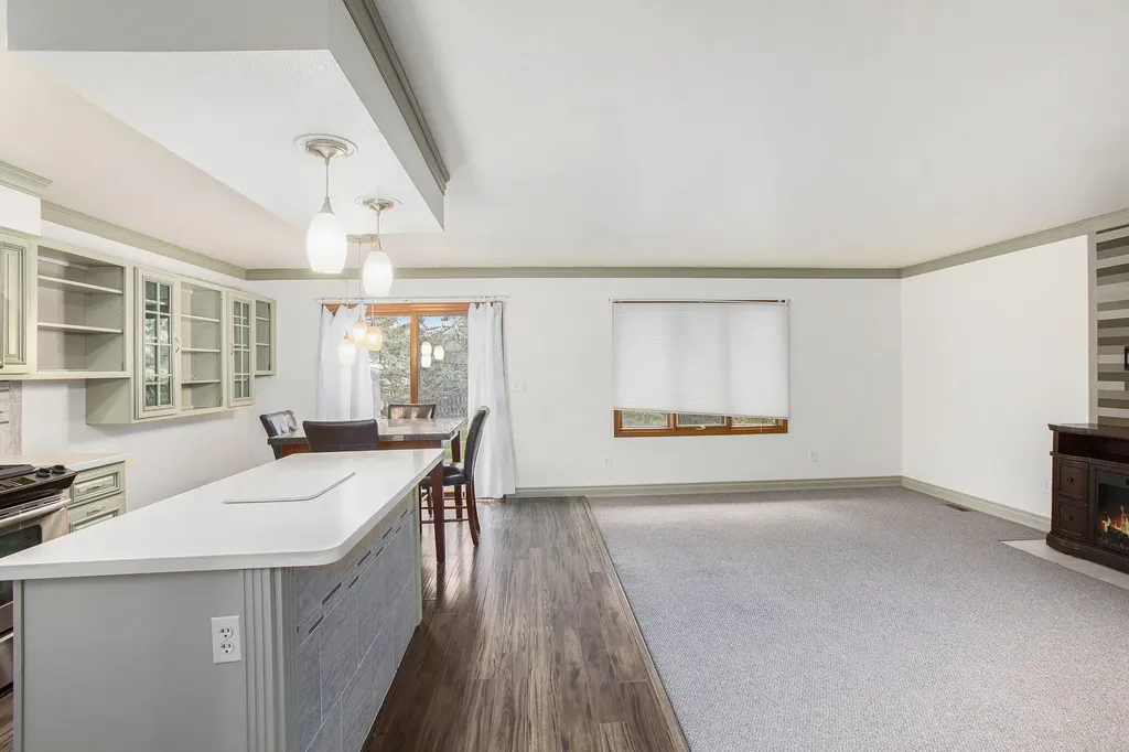 548 Park Place Saline City MI 48176