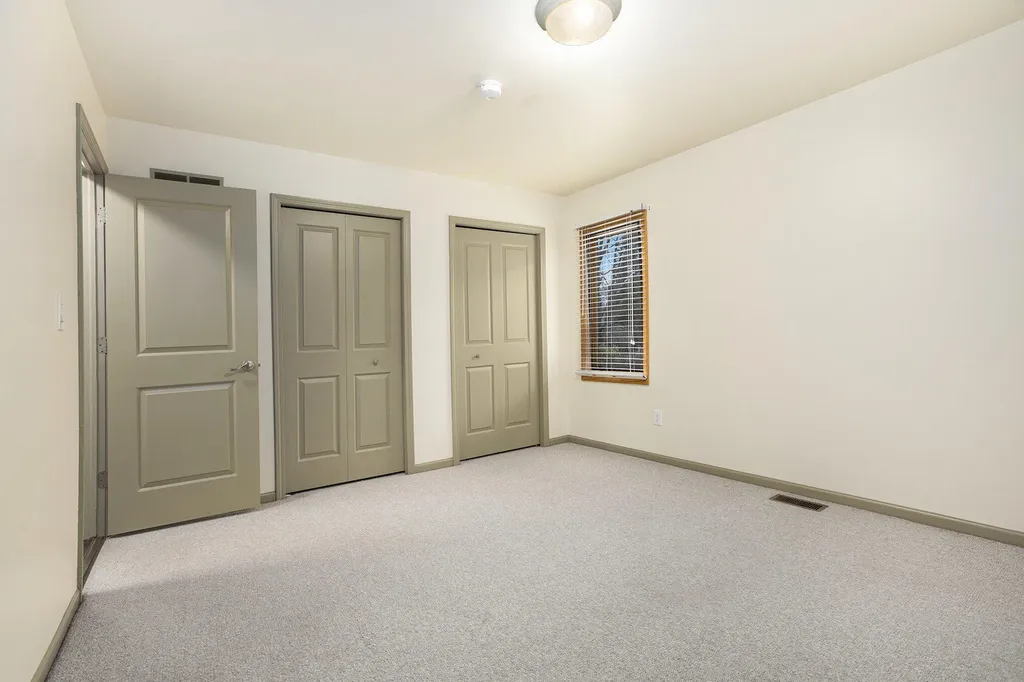 548 Park Place Saline City MI 48176
