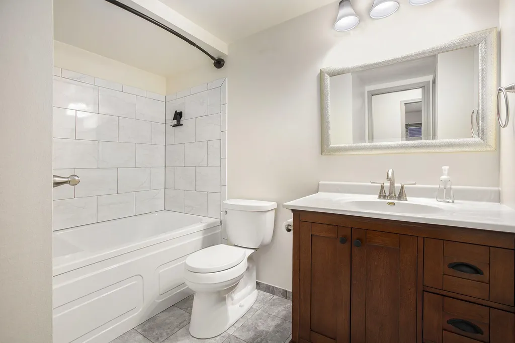 548 Park Place Saline City MI 48176