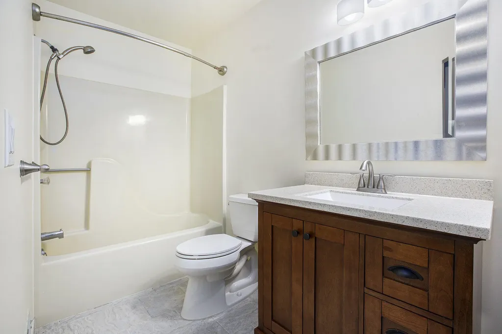 548 Park Place Saline City MI 48176