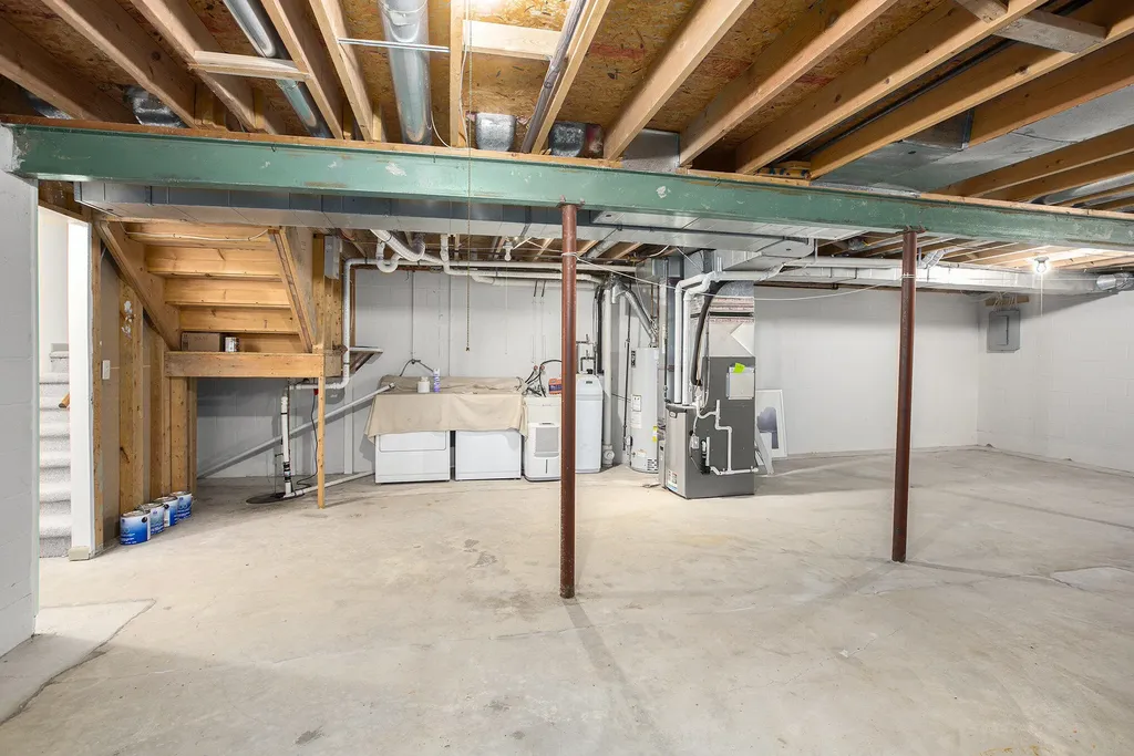 548 Park Place Saline City MI 48176