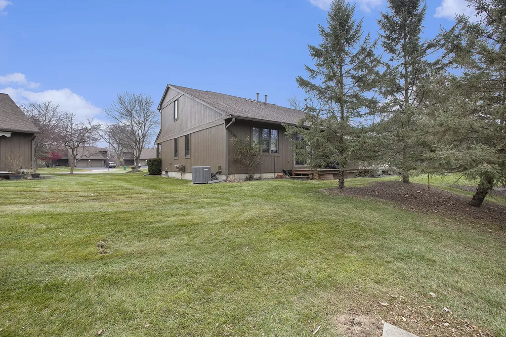 548 Park Place Saline City MI 48176