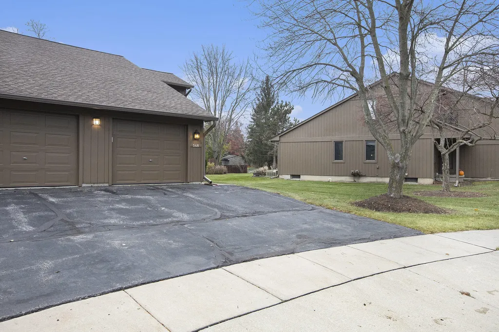 548 Park Place Saline City MI 48176