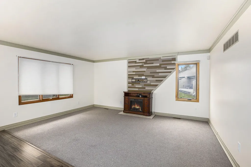 548 Park Place Saline City MI 48176