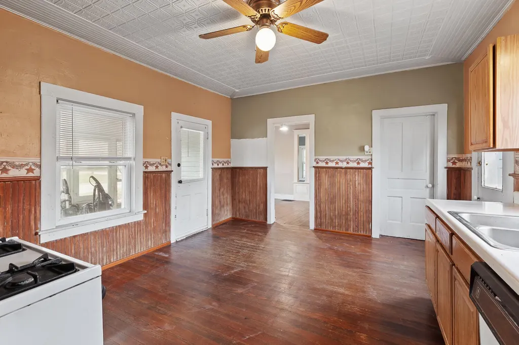 502 Beagle Road Blissfield Village MI 49228
