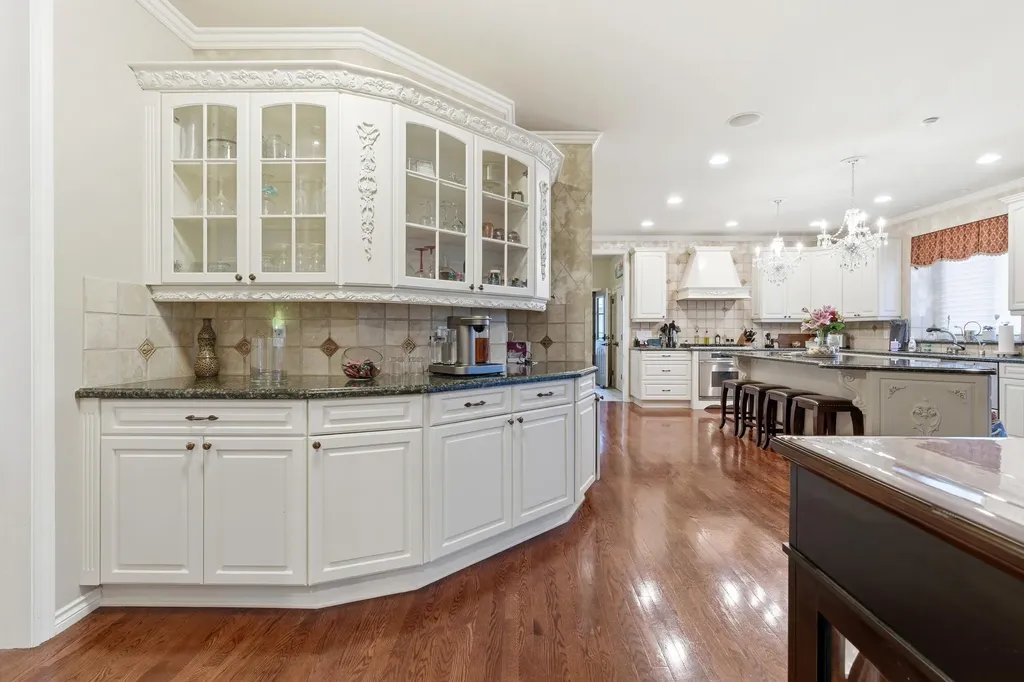 5520 Whitehall Boulevard Oakland Charter Township MI 48306