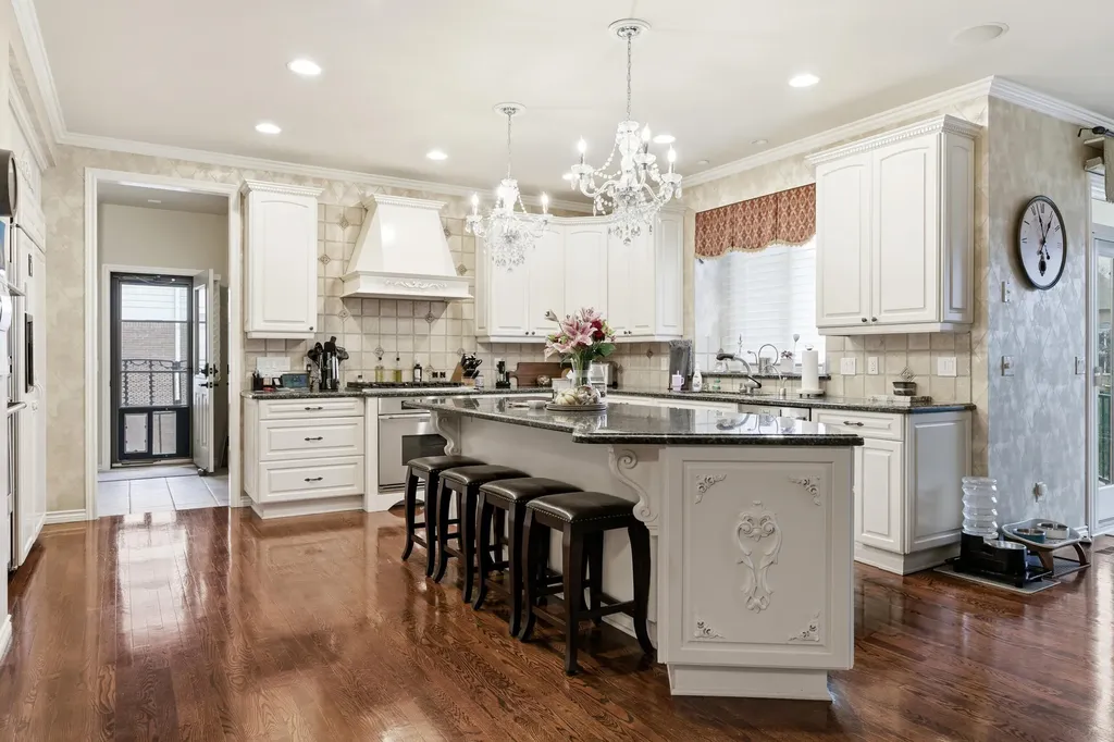 5520 Whitehall Boulevard Oakland Charter Township MI 48306