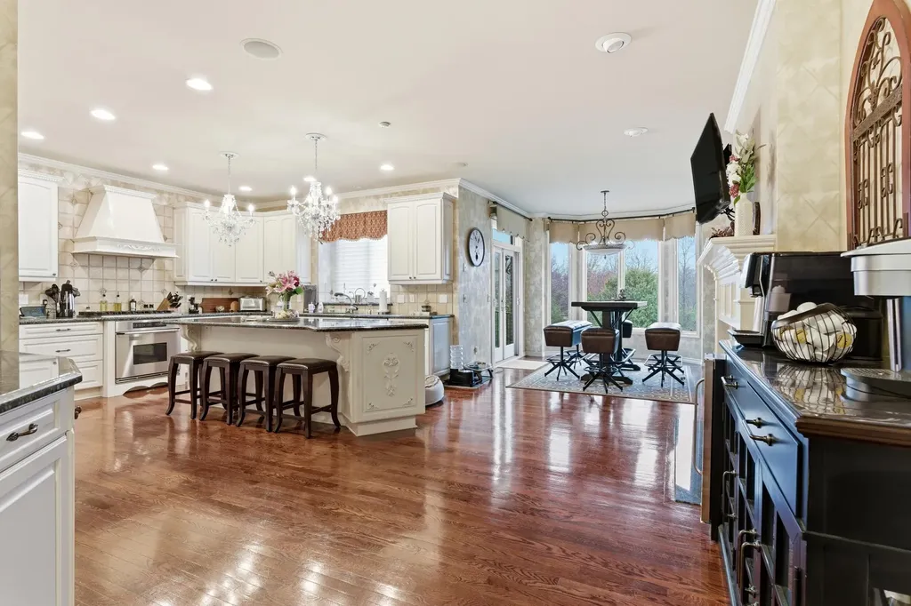 5520 Whitehall Boulevard Oakland Charter Township MI 48306