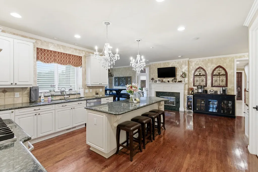 5520 Whitehall Boulevard Oakland Charter Township MI 48306