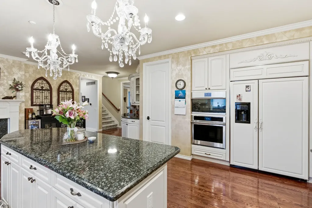 5520 Whitehall Boulevard Oakland Charter Township MI 48306