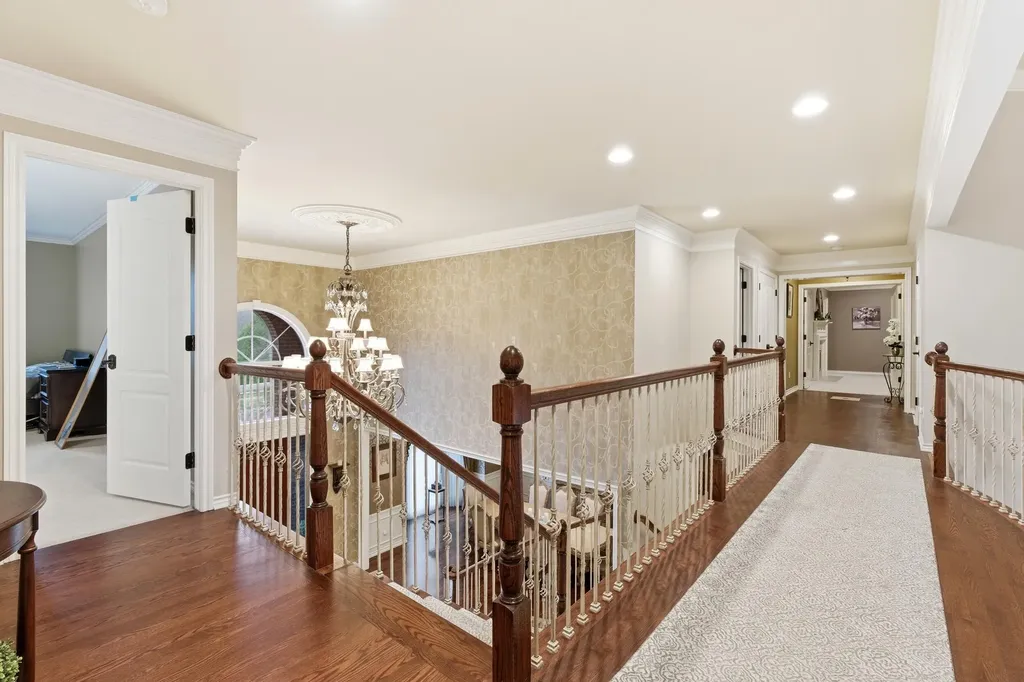 5520 Whitehall Boulevard Oakland Charter Township MI 48306