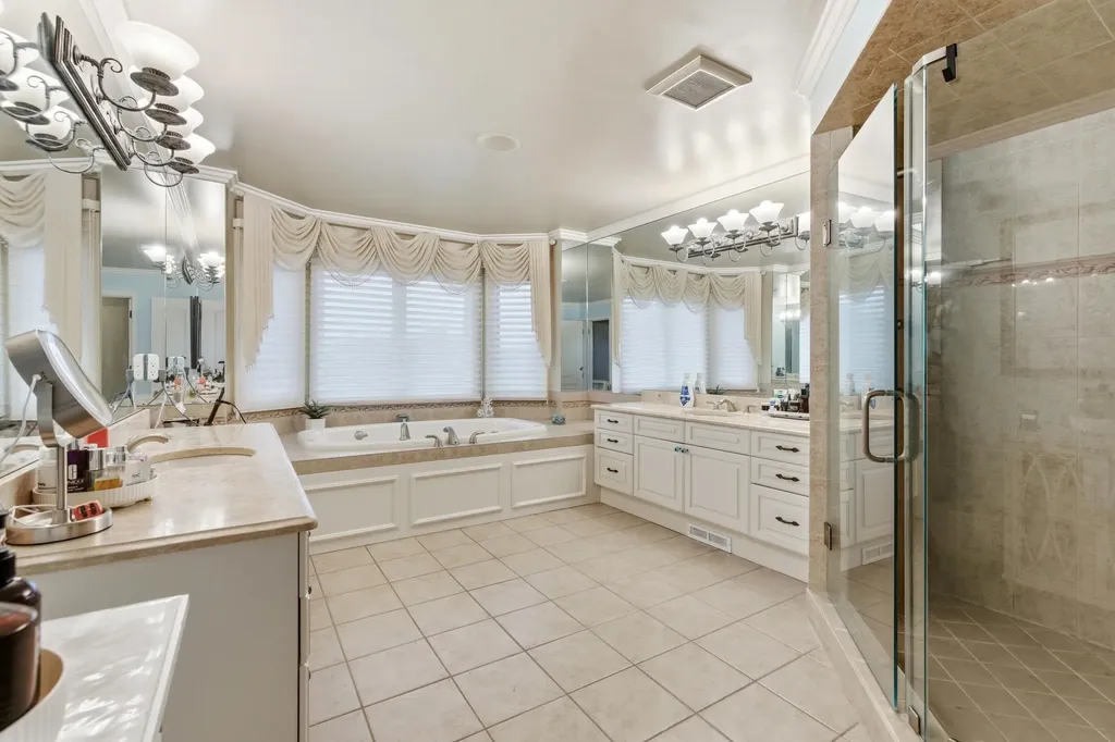 5520 Whitehall Boulevard Oakland Charter Township MI 48306