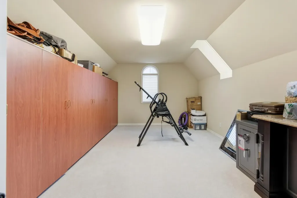 5520 Whitehall Boulevard Oakland Charter Township MI 48306
