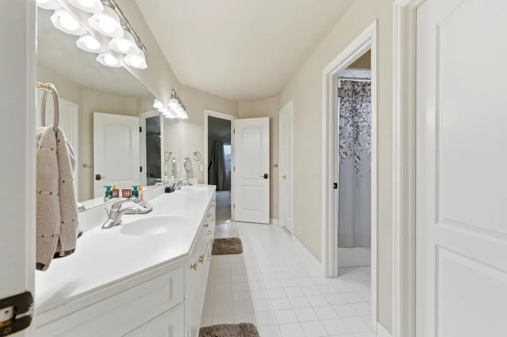 5520 Whitehall Boulevard Oakland Charter Township MI 48306