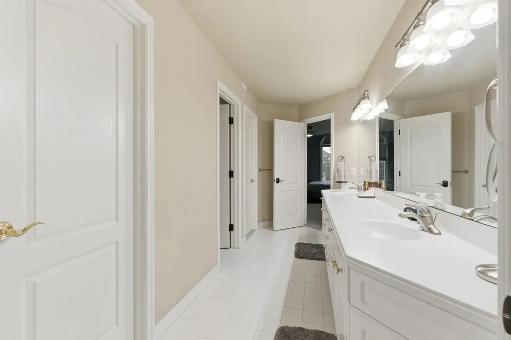 5520 Whitehall Boulevard Oakland Charter Township MI 48306