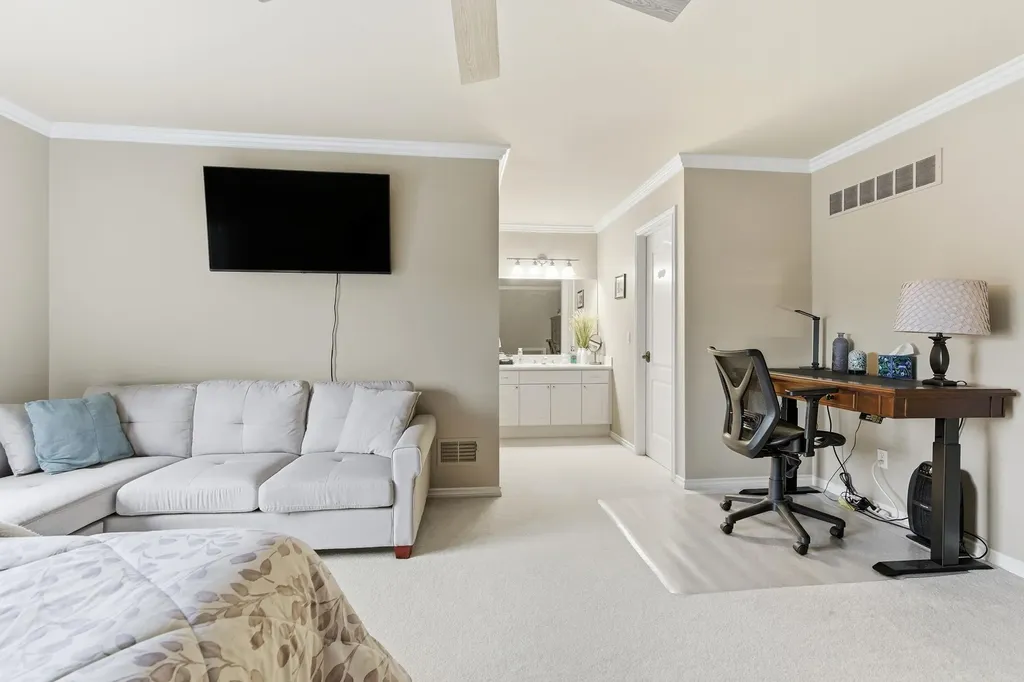 5520 Whitehall Boulevard Oakland Charter Township MI 48306