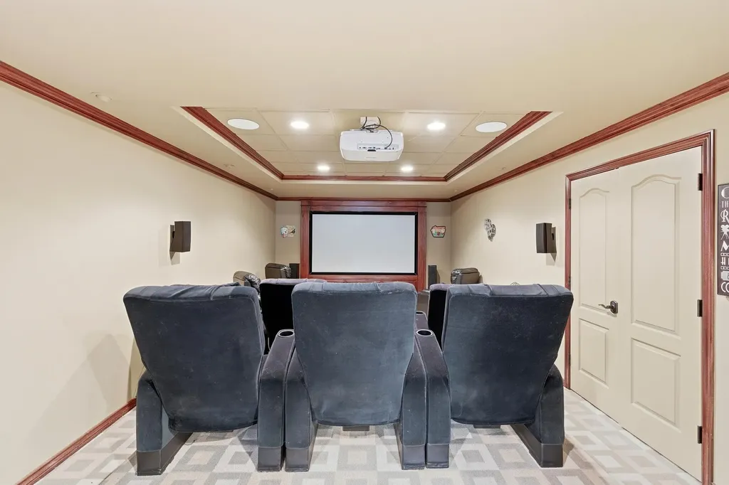 5520 Whitehall Boulevard Oakland Charter Township MI 48306