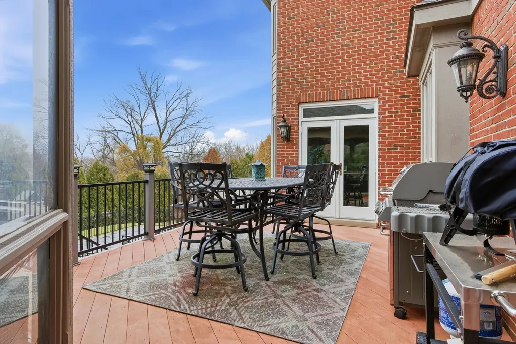 5520 Whitehall Boulevard Oakland Charter Township MI 48306