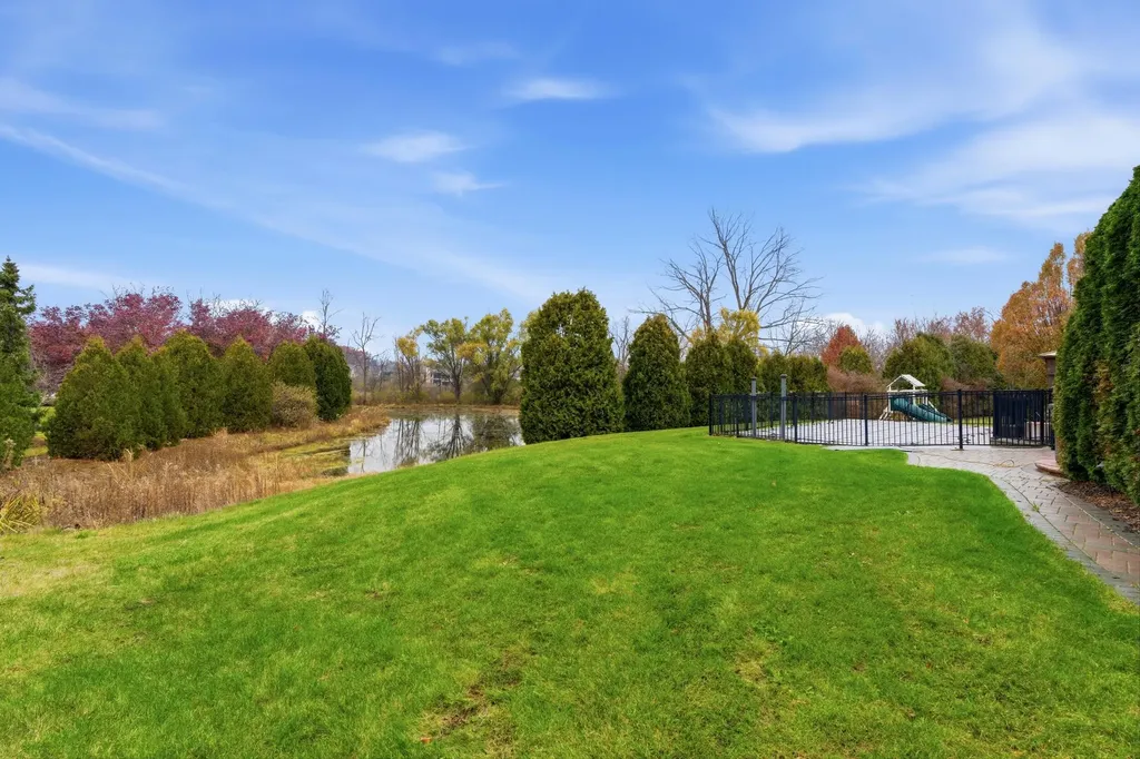 5520 Whitehall Boulevard Oakland Charter Township MI 48306