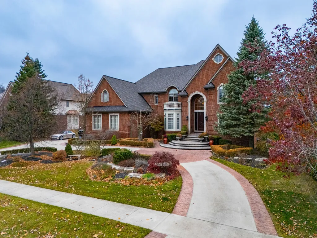 5520 Whitehall Boulevard Oakland Charter Township MI 48306
