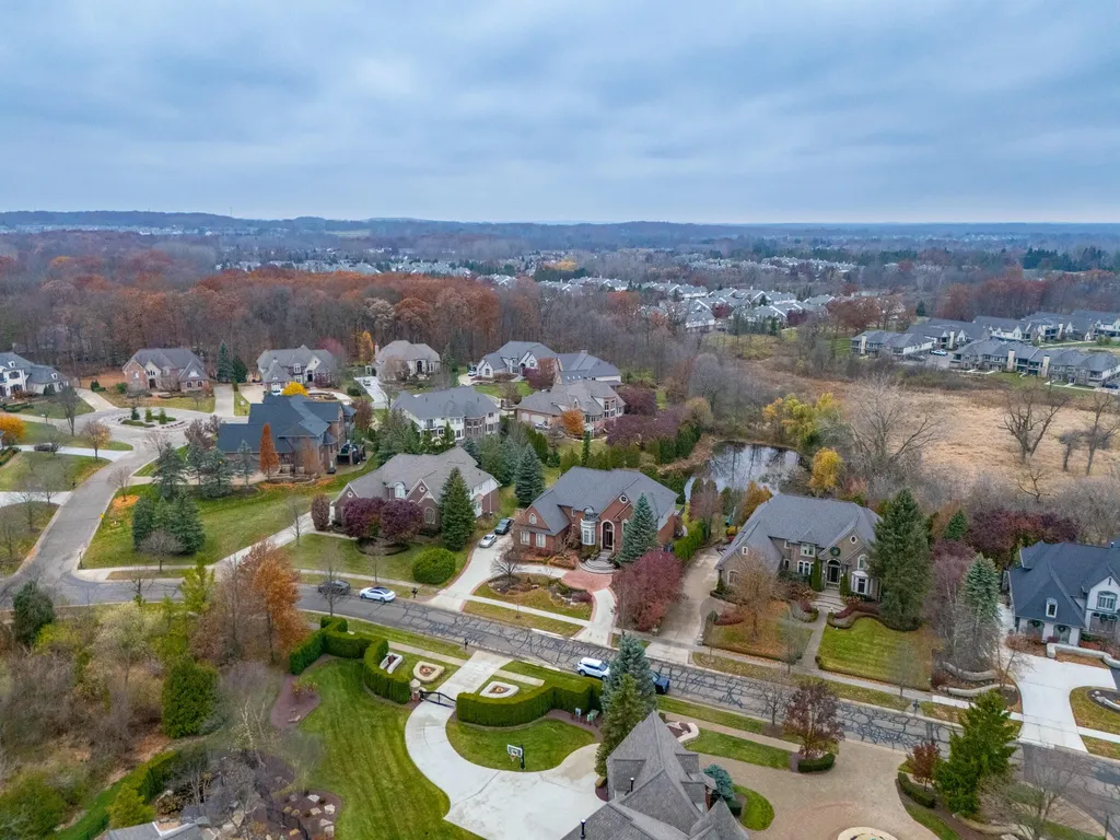 5520 Whitehall Boulevard Oakland Charter Township MI 48306