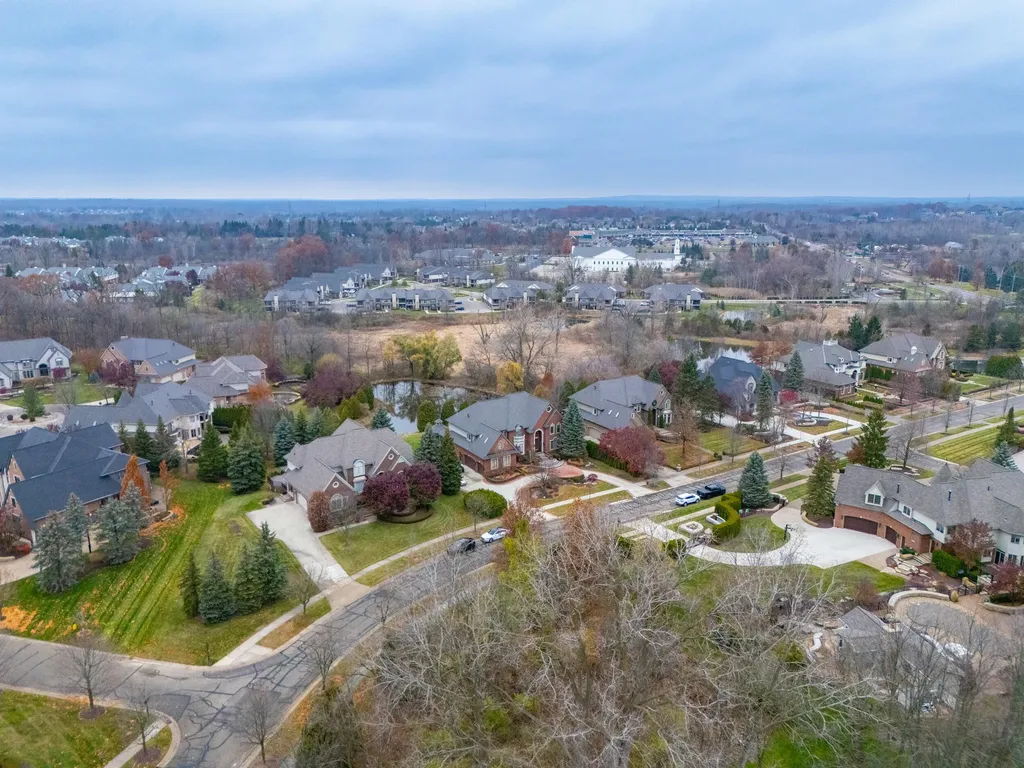 5520 Whitehall Boulevard Oakland Charter Township MI 48306