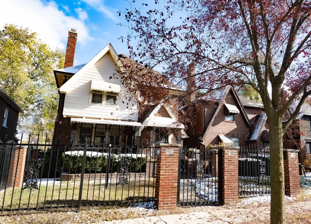 18968 Pennington Drive Detroit City MI 48221