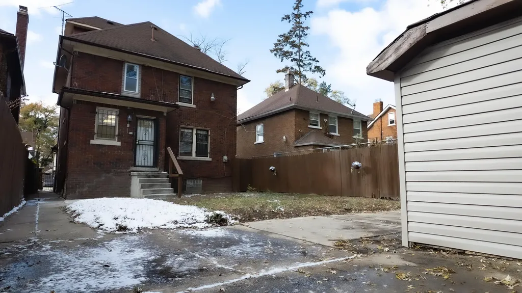 18968 Pennington Drive Detroit City MI 48221